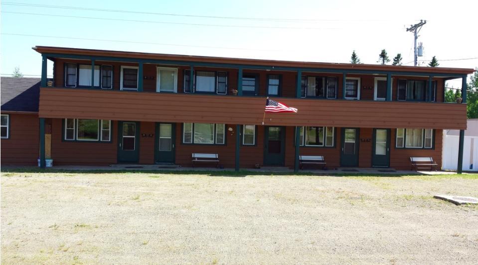 Bear Paw Inn Michigamme Exterior photo
