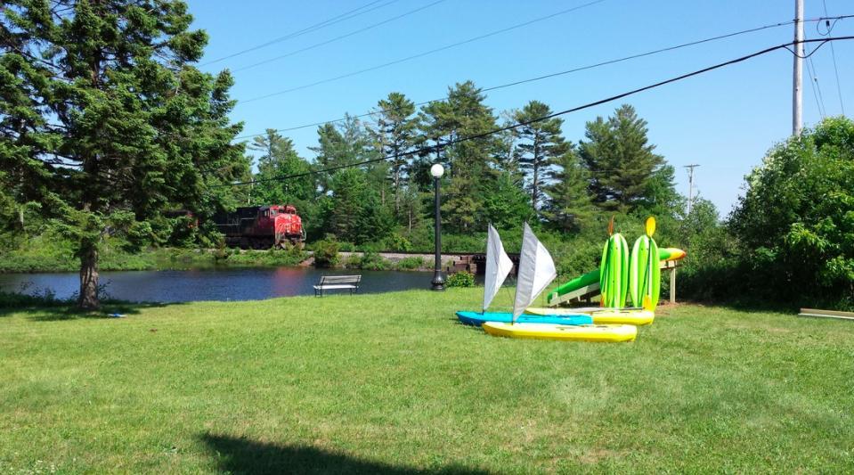 Bear Paw Inn Michigamme Exterior photo